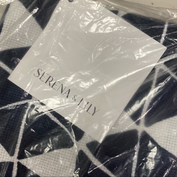 Serena & Lily Citrus Pillow Cover Outdoor 20x20 - Picture 9 of 10